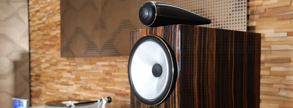 B&W 700 S3 Signature Series